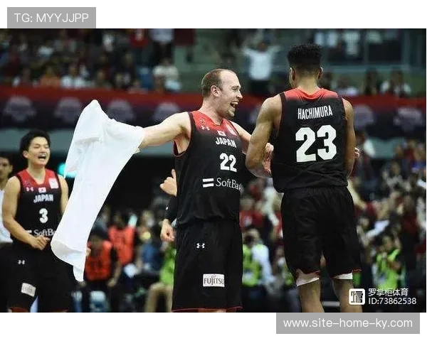 日本队三分球命中率下滑 下半场外线机会把握不足