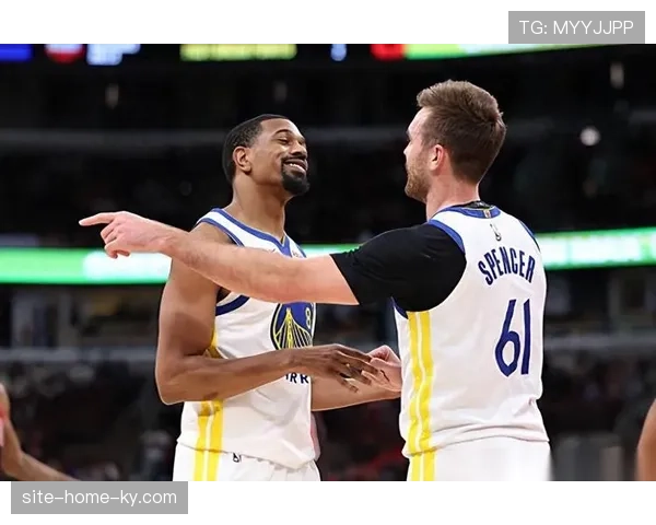 小佩顿胫骨挫伤大概率出战 勇士后场防守弹性得到补充